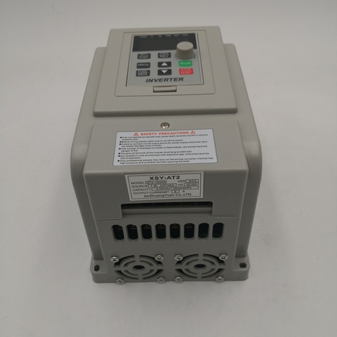 VFD AT2 0.45KW/0.75KW/1.5KW/2.2KW single phase 220V in and single phase Out frequency converter for Single-phase motor ► Photo 1/5