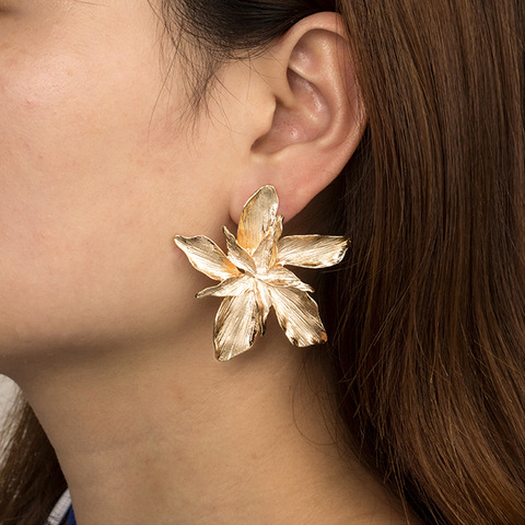 MINHIN Petal Earrings Elegant Gold Big Flower Stud Earrings for Women Trendy Party Jewelry Statement Large Metal Earrings Female ► Photo 1/6