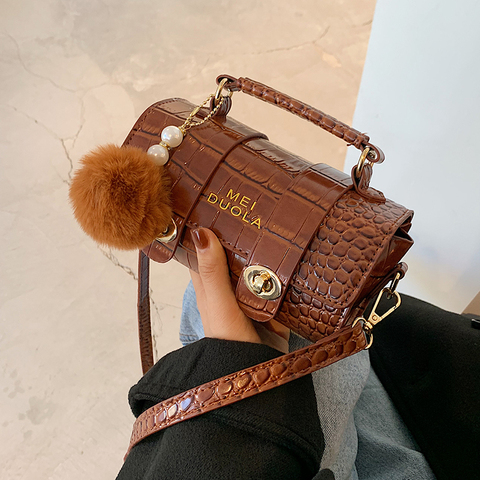 HOT Niche Design Retro Handbags fall/winter New Style Korean Messenger Bag Fashionable Portable Free Shipping Bag Width: 18cm ► Photo 1/6
