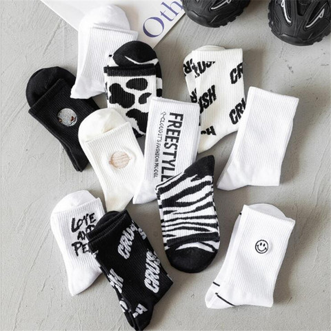 New Ins Winter Fashion Harajuku Hip Hop Socks Unisex Funny Smile Moon Women Happy Skateboard Socks Streetwear Black White Meias ► Photo 1/6