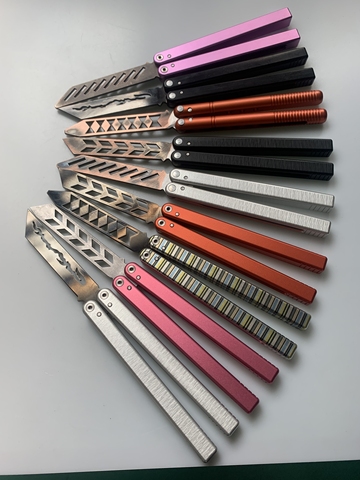 Prototype samples of balisong, random shipping ► Photo 1/1