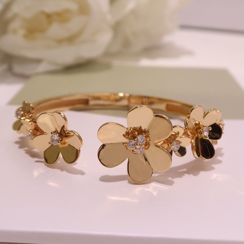 Popular lucky grass Bracelet Flower lady Bracelet Fashion high end and high quality Dance party  Free freight  gift gorgeous ► Photo 1/6