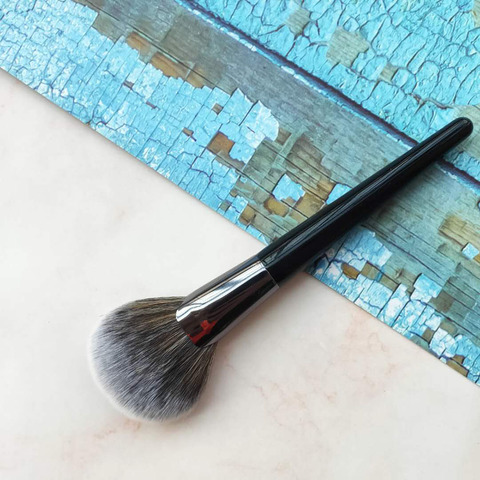1Pcs High-quality Fan-shaped Makeup Brush Contour Extra Paint Face Smear Multi-functional Makeup Tool ► Photo 1/6