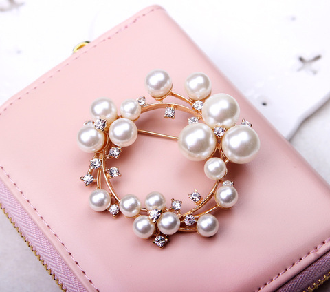 fashion High-quality alloy Round new pearl Rhinestone brooch women's elegant clothing Shawl Scarf Buckle pins  jewelry H1051 ► Photo 1/6