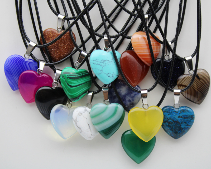 Wholesale Natural heart-shaped Reiki Chakra Pendant Beads Necklaces 20MM