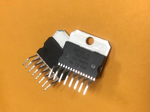 2pcs TDA7297 6.5-18V 15W*2 ZIP-15 Integrated circuit of chip sound power amplifier Multiwatt-15 ► Photo 1/3