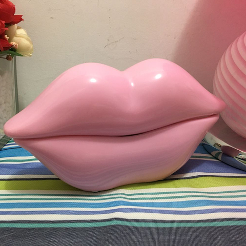 Lips Telephone Novelty Red, Pink, Rose Red Mouth Lip Shaped Phone Landline Desk Corded Phone for Home Hotel Office Decoration ► Photo 1/6