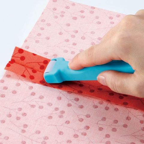 sewing Roll & Press from Clover  press seams that won't pull  distort fabric seam guide presser foot presser wheel seam ripper ► Photo 1/5