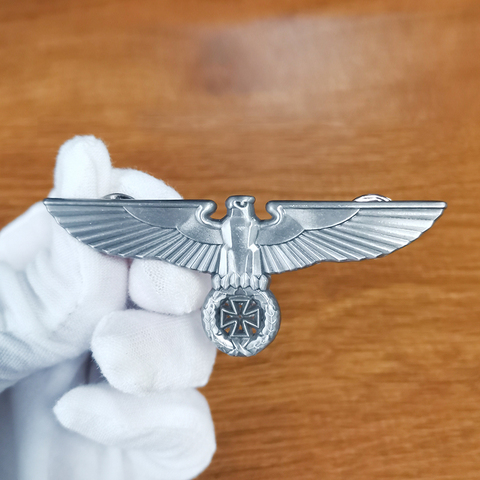 German Eagle Iron Cross Wreath Metal Badge Pin Military Army Brooch Vintage Decor ► Photo 1/2
