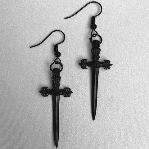 Black dagger earrings Sword jewelry Stunning gothic fashion men women gift novelty pendant classical new 2022 darkness simple ► Photo 1/4