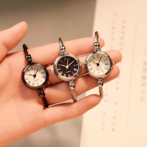 1 Pcs Women Lady Girl Student Wrist Quartz Watch Mini Round Alloy Vintage Gift H9 ► Photo 1/6
