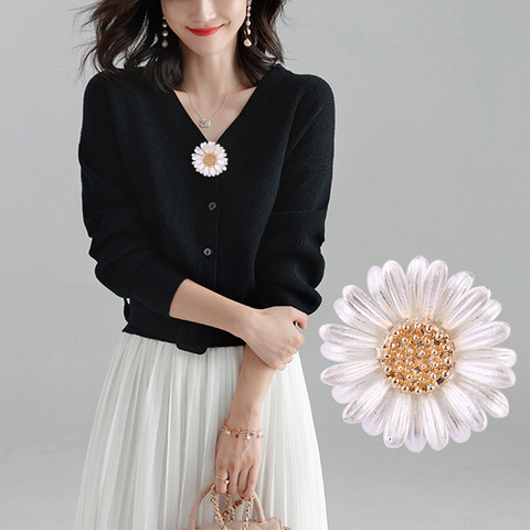 Small Daisy Brooches Anti-light Flower Lapel Pin Skirt Collar Needle Cardigan Shawl Scarf Buckle Clothes Women Accessories Gift ► Photo 1/6