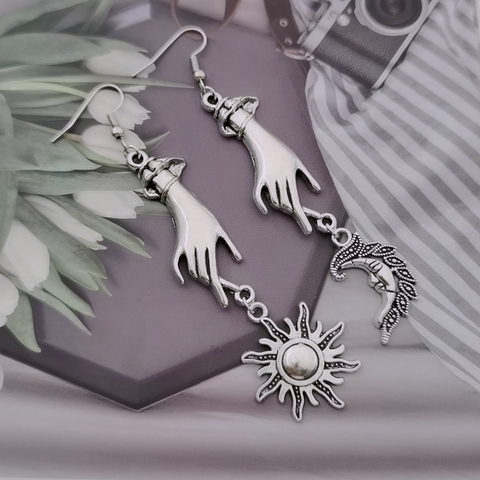 Hang the sun and moon by hand earrings Celestial jewelry Novel eardrop faddish men women friend gift 2022 new beautiful ► Photo 1/3