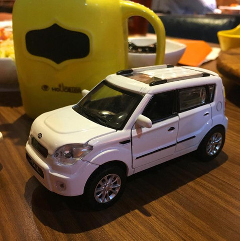 1:32 high simulation Alloy pull back model car,KIA soul SUV,4 open the door,music&flash,diecast metal toy vehicle,free shipping ► Photo 1/5
