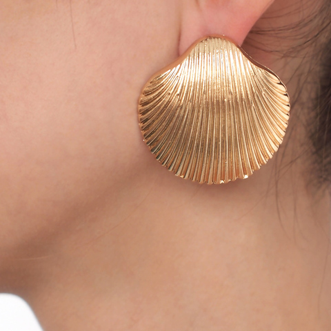 Big Shell Stud Earrings Beach Jewelry For Women Fashion Metal Sea Shell Statement Earrings Golden Silver Color UKMOC ► Photo 1/6