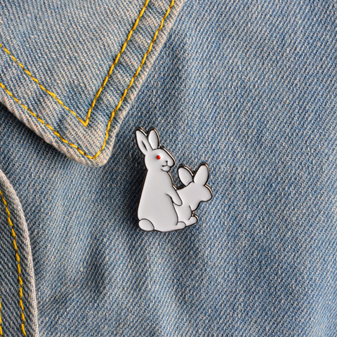 1pcs Cartoon Cute 2 White Rabbits Evil Brooch Pins Animal Brooch Denim Jacket Pin Badge Spoof Gift Funny Fashion Jewelry ► Photo 1/6