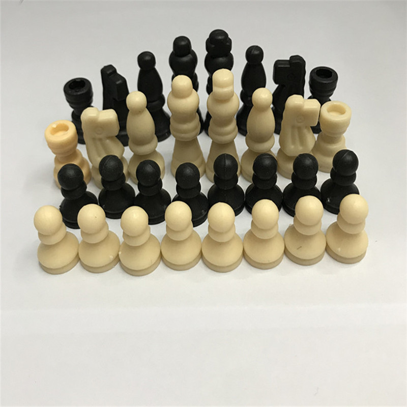32pcs/set Chess Pieces Plastic International Chess Chessmen Game Black&White New 
