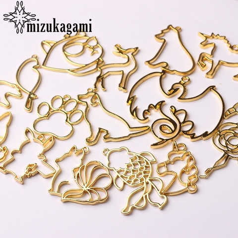 1Pack/lot Random Zinc Alloy Charms Pendant Golden UV Resin Charms Flat  Animal Charms For DIY Jewelry Making Finding Accessories - Price history &  Review, AliExpress Seller - MIZUKAGAMI Official Store