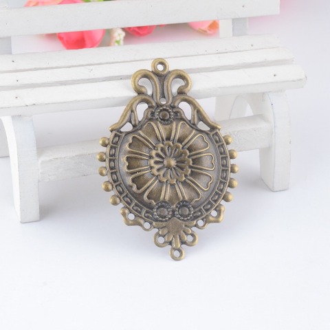 Free shipping 5Pcs Antique Bronze Filigree Flower Wraps Connectors Embellishments Gift Decoration DIY Findings 6.6x4.6cm F0401 ► Photo 1/1