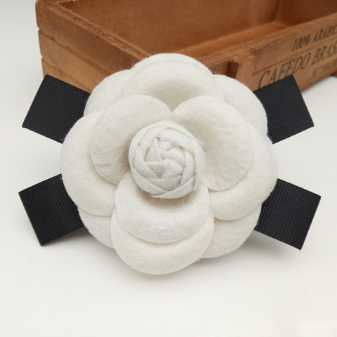 Fashion Female Fabric Camellia Flower Brooch for Wedding Big Handmade Bow Black White Cloth Brooches for Women Costume Jewelry ► Photo 1/6