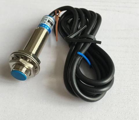 5pcs NJK-5002A Magnetic induction Proximity Switch hall sensor switch M12 DC5-24V 3 wires PNP NO 8mm distance ► Photo 1/2