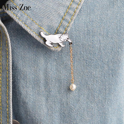 Miss Zoe Cute Cartoon Cat Kitten Pearl Metal Brooch Pins with Chain DIY Button Pin Denim Jacket Pin Badge Jewelry Gift for Kids ► Photo 1/6