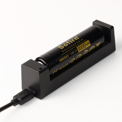 3000 mAh 18650 battery with USB charger for flashlight unprotected 18650 battery ► Photo 1/4