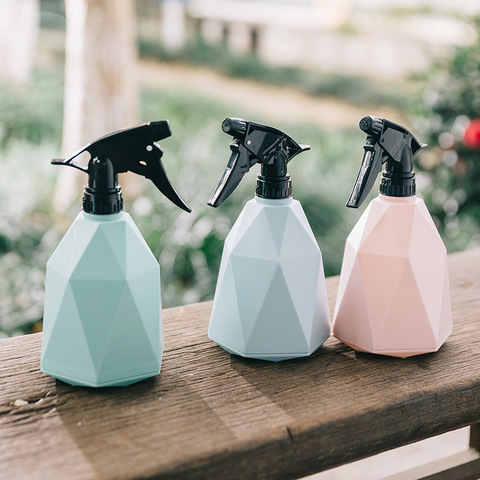 600ml Geometric Design Empty Spray Bottle Plastic Watering The Flowers Water Spray for Salon Plants Sprayers Candy Color Hot ► Photo 1/5