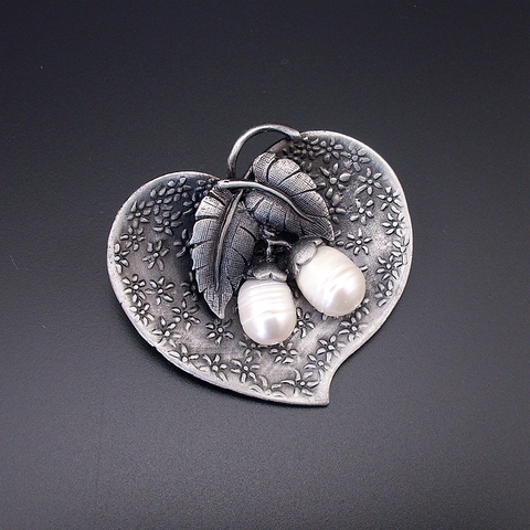 New Antiqued Tin Silver Plated Black Jewelry Unique Design Nature Freshwater Pearl Brooch Pins For Women, Item NO.: BH7944 ► Photo 1/6