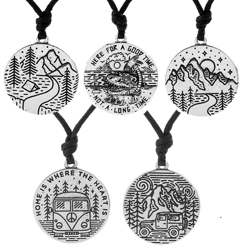 Skyrim Adventurer Badge Pendant Necklaces Carved Landscapes Beach Scenery Camping Picnic Image Charm Men Women Jewelry Best Gift ► Photo 1/6