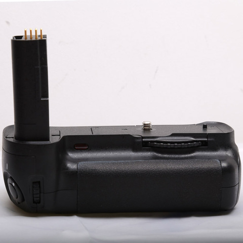 MB-D200 Battery Grip for Nikon D200 Digital SLR Camera. Free Shipping ► Photo 1/6