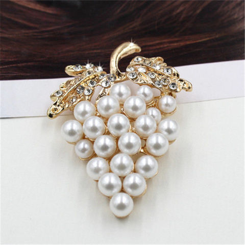 Grapes Brooches Scarf Buckle Pins Gold-color Imitation Pearl Brooch Rhinestone For Wedding Bridal Dresses Clip ► Photo 1/5