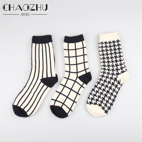 1 Pair Japanese Lattice & Vertical Stripes Harajuku Women/Men Fashion Causal Socks Autumn Winter Classic Black&White Socks ► Photo 1/6