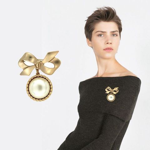 2022 fashion new classic matte gold collar needle bow pearl spot women's Brooch ► Photo 1/5