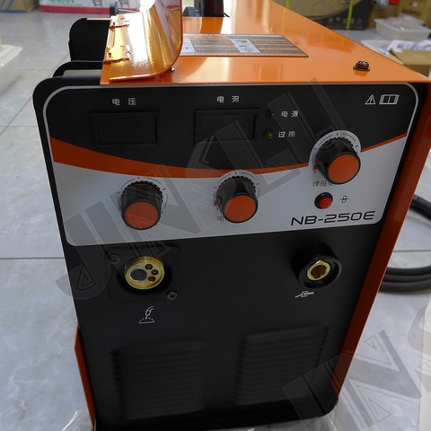 Jasic IGBT MIG 200A CO2  MIG welding machine MIG 200 mig mag welding machine NB-250E MIG-250 JINSLU  SALE1 ► Photo 1/5