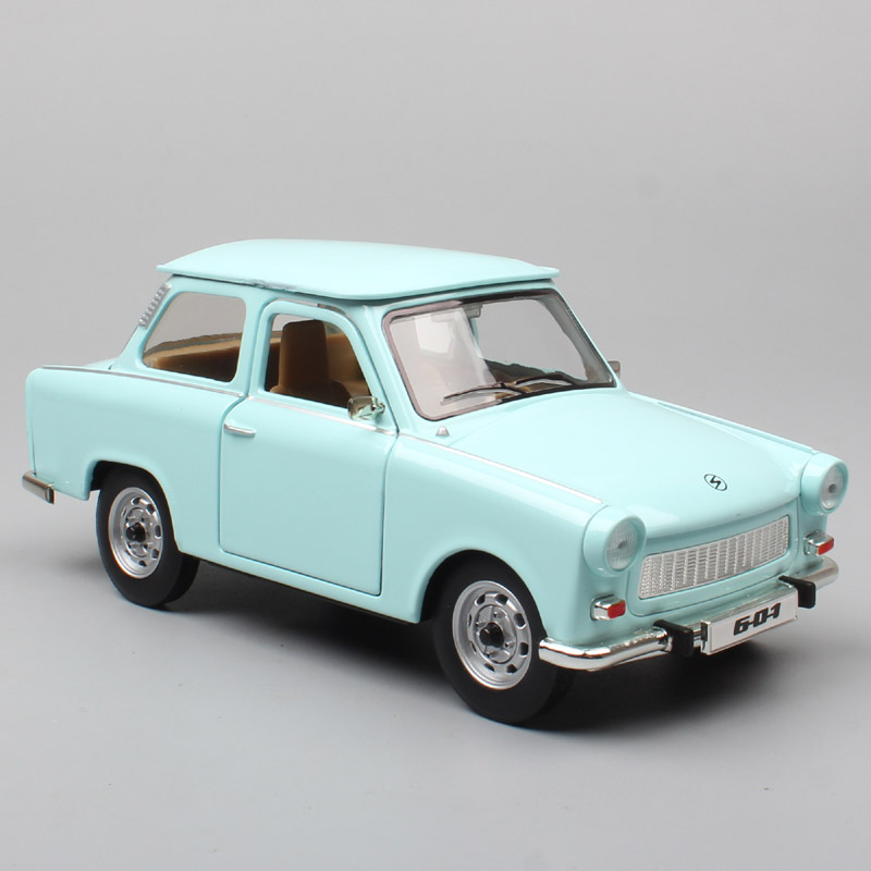 Trabant 601 With Rack 1:24 Scale Diecast Model by Road Signature