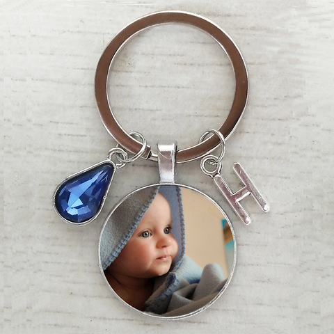 2022/2022 new hot handmade birthday name key chain photo child mom dad a family photo of a gift Crystal keychain Letter keychain ► Photo 1/6