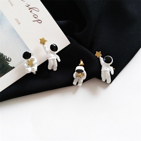 Astronaut Star Asymmetry Stud Ear Clips Personality Funny Girl Student Earrings Female Trendy Glamour Jewelry Accessories ► Photo 1/6