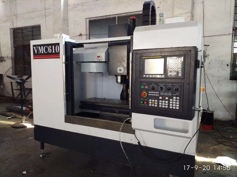 VMC610 cnc universal milling CNC center machine ► Photo 1/1