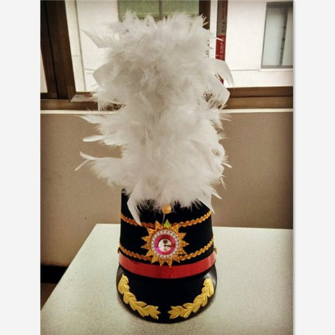 White feather top hat military hat school performance cap club hat carnival supplies drum team supplies royal solider hat ► Photo 1/1