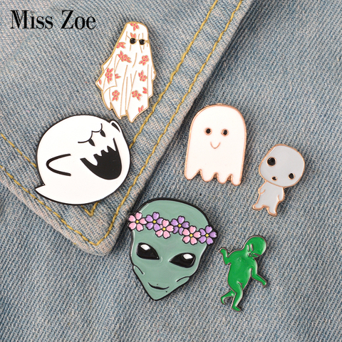 Ghost Alien enamel pin Cute Boo Ghost monster Wreath alien baby badge brooch Lapel pin Denim Jean shirt bag Cartoon Jewelry Gift ► Photo 1/6