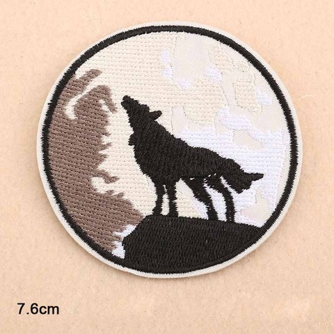 Wolf Howl Wholesale Iron on Embroidered Cloth Clothes Patch For Clothing Girls Boys Man Woman ► Photo 1/5