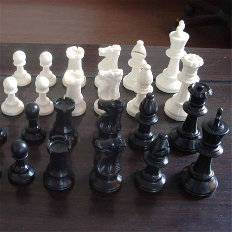 32 Medieval Chess Pieces/Plastic Complete Chessmen International Word Chess Game Entertainment Black&White 64/77MM ► Photo 1/6