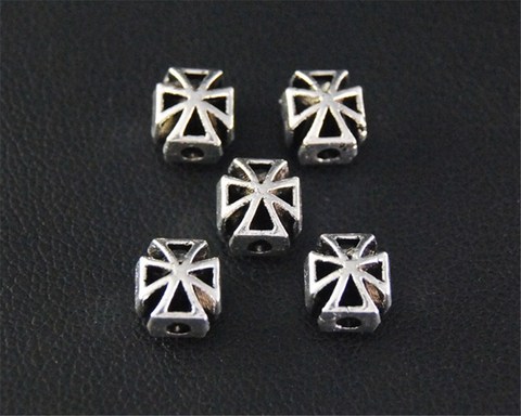 50Pcs  Silver Color Cross Spacer Beads Charms Jewellery Pendant For Bracelet Necklace 7.5X6.5mm A2110 ► Photo 1/2