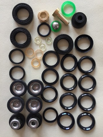 Sprayer Pump Oil Seal Ring Gasket Valve Repair Parts for high pressure brass pump of knapsack power sprayer spare parts ► Photo 1/1