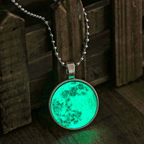 Vintage Long Moon Glow In The Dark Necklace Glow Moon Necklace For Women Jewelry Cabochons lunar Pendant Fluorescence Light ► Photo 1/6