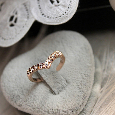 2022 New Fashion Jewelry Ring V-type Unique Design Inlaid Imitation Crystal Ring Jewelry Wholesale Cheap Marketing ► Photo 1/3