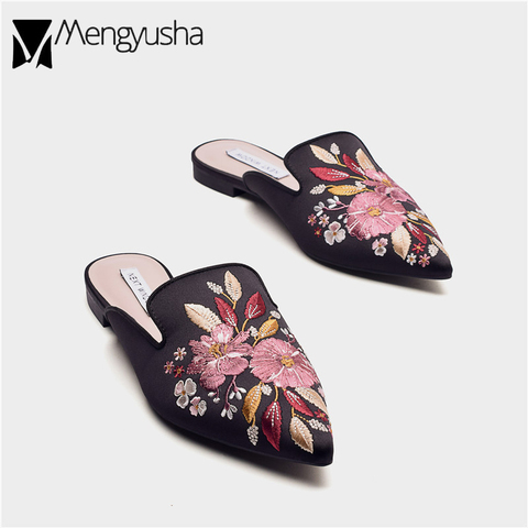 Embroidery Flower Slippers Women Silk Mules Shoes 2022 Brand Pointed Toe Flat Flip Flops Ladies Closed Toe Slides Women Sandals ► Photo 1/6