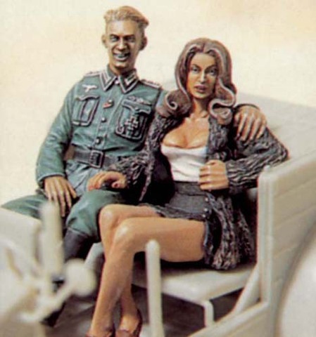 1:35   German officer with lady two figure set ► Photo 1/1
