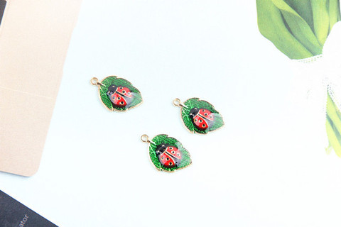 10pcs/pack Ladybug on Leaf Charms Earring Pendant DIY Craft fit for Bracelet  Jewelry Finding Handmade  15*35mm ► Photo 1/1